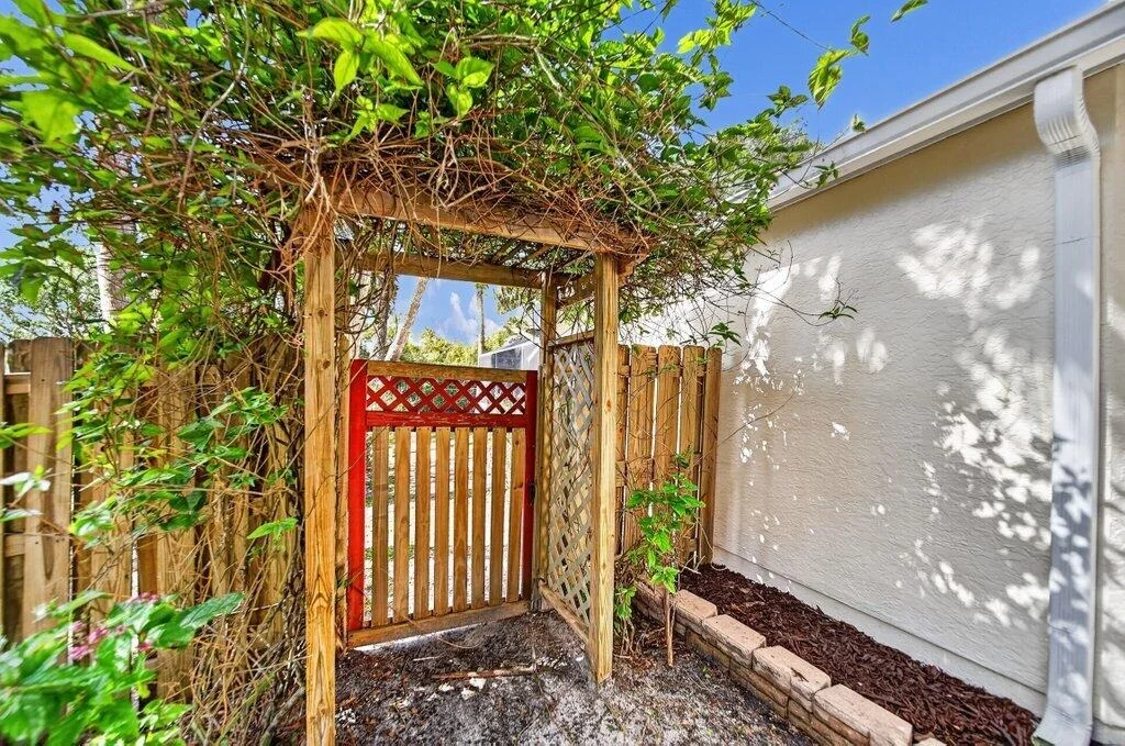 Photo of 612 SE 6th Street