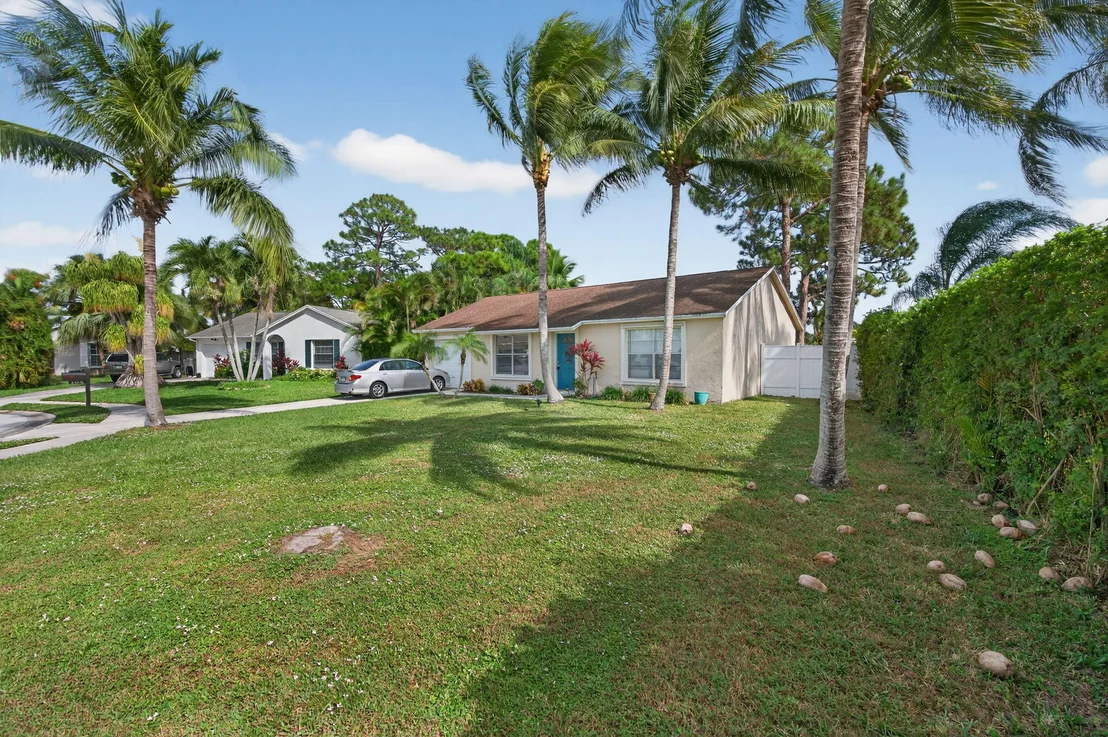 Photo of 102 Cedar Court