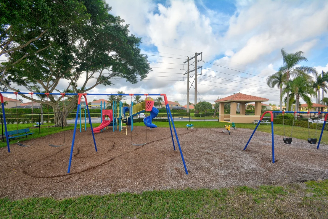 Photo of 11061 Lakeaire Circle