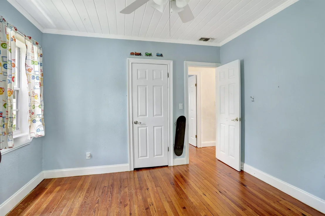 Photo of 237 NW 7th Street