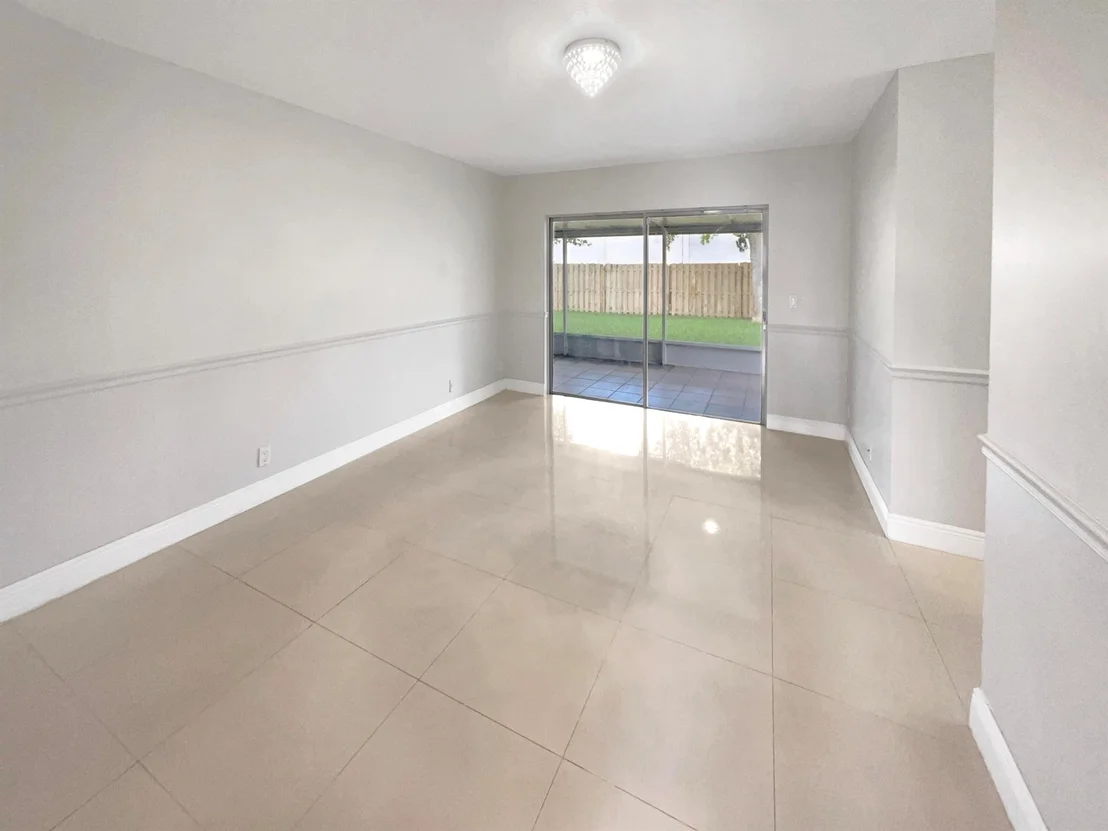 Photo of 9933 Robins Nest Road
