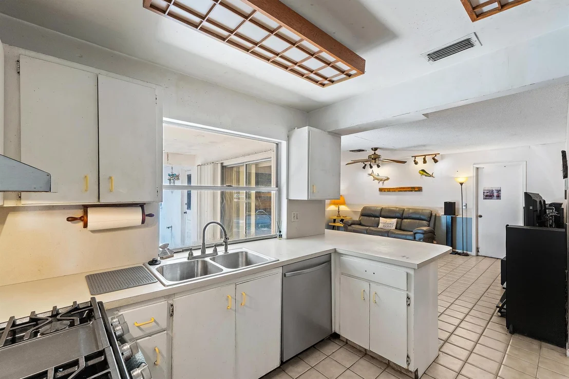 Photo of 404 Highwood Circle
