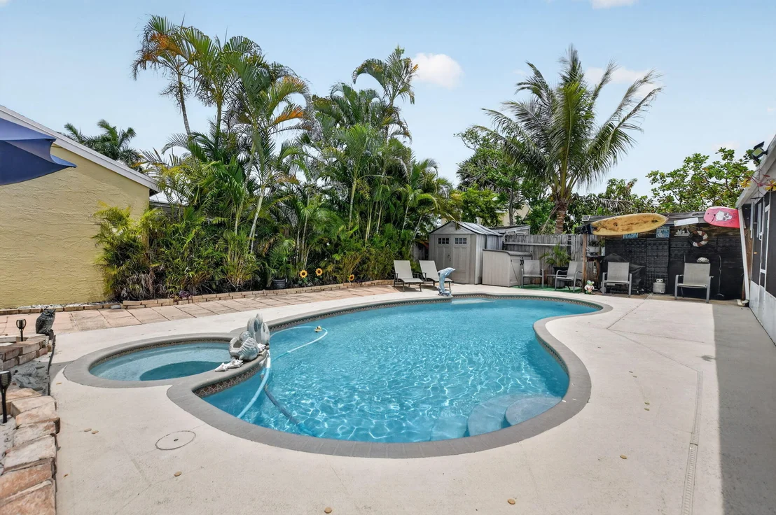 Photo of 9976 Robins Nest Road