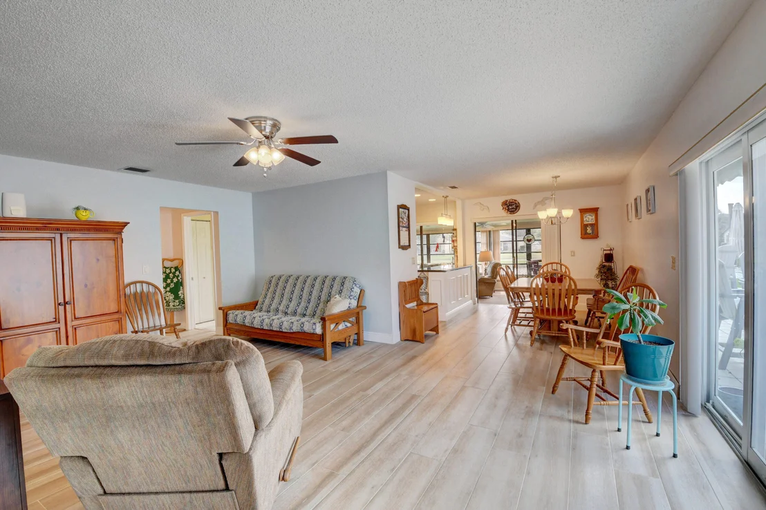 Photo of 5102 Mirror Lakes Boulevard