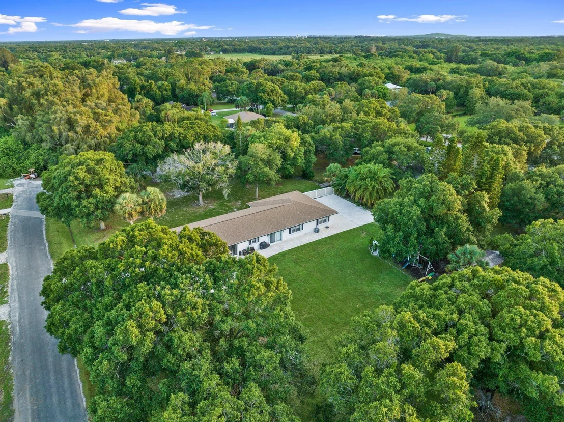 Photo of 2900 Grove Drive