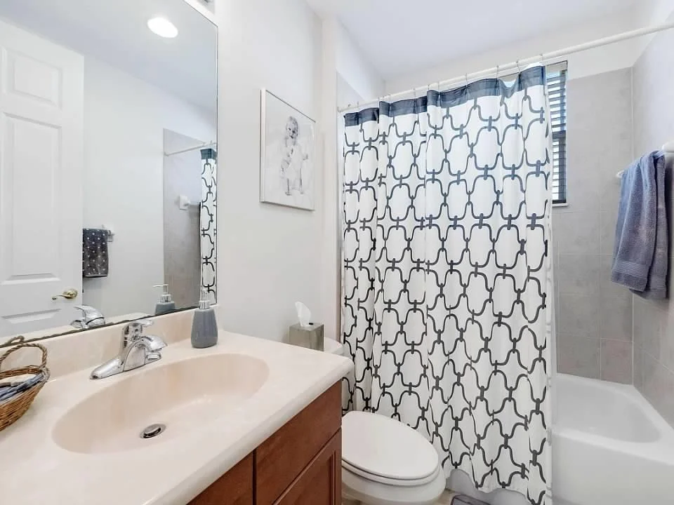 Photo of 652 Edgebrook Lane