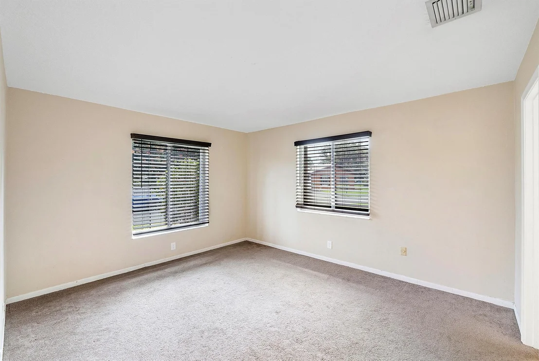 Photo of 2647 SE 27th Lane