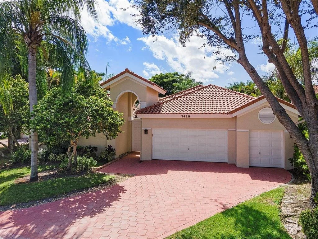Photo of 7418 Campo Florido