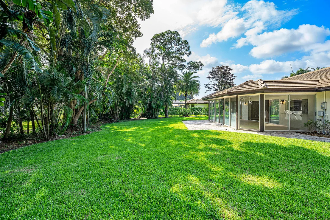 Photo of 433 Pine Villa Drive