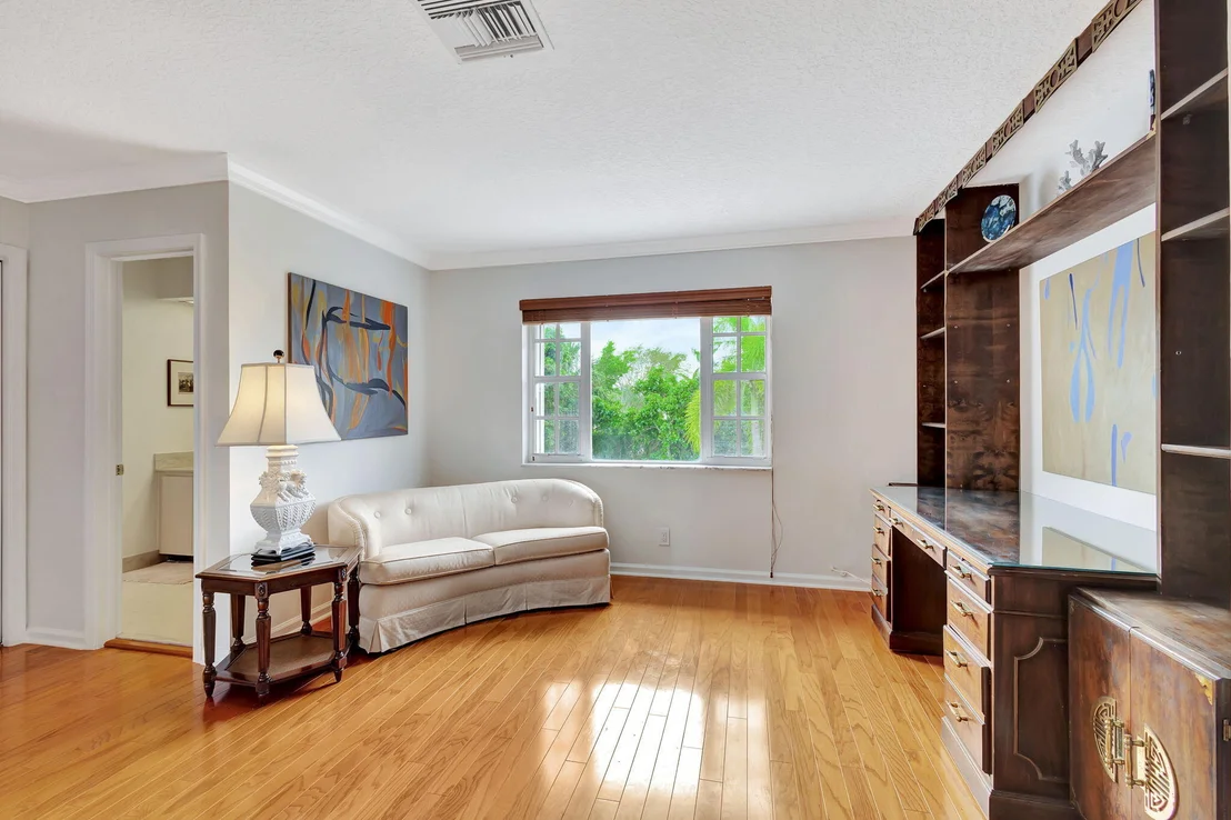 Photo of 1141 Pine Point Road