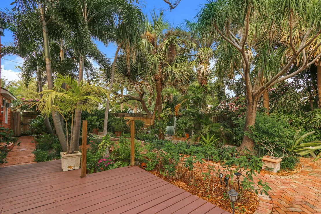 Photo of 243 Pershing Way