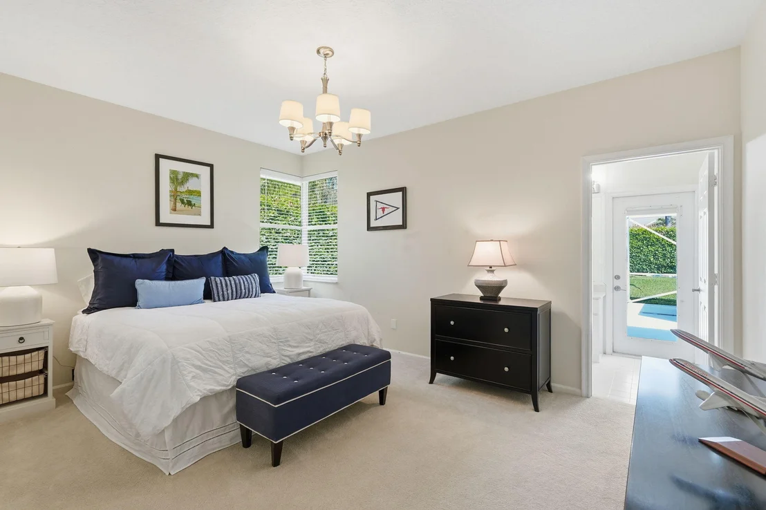 Photo of 159 N River Drive E
