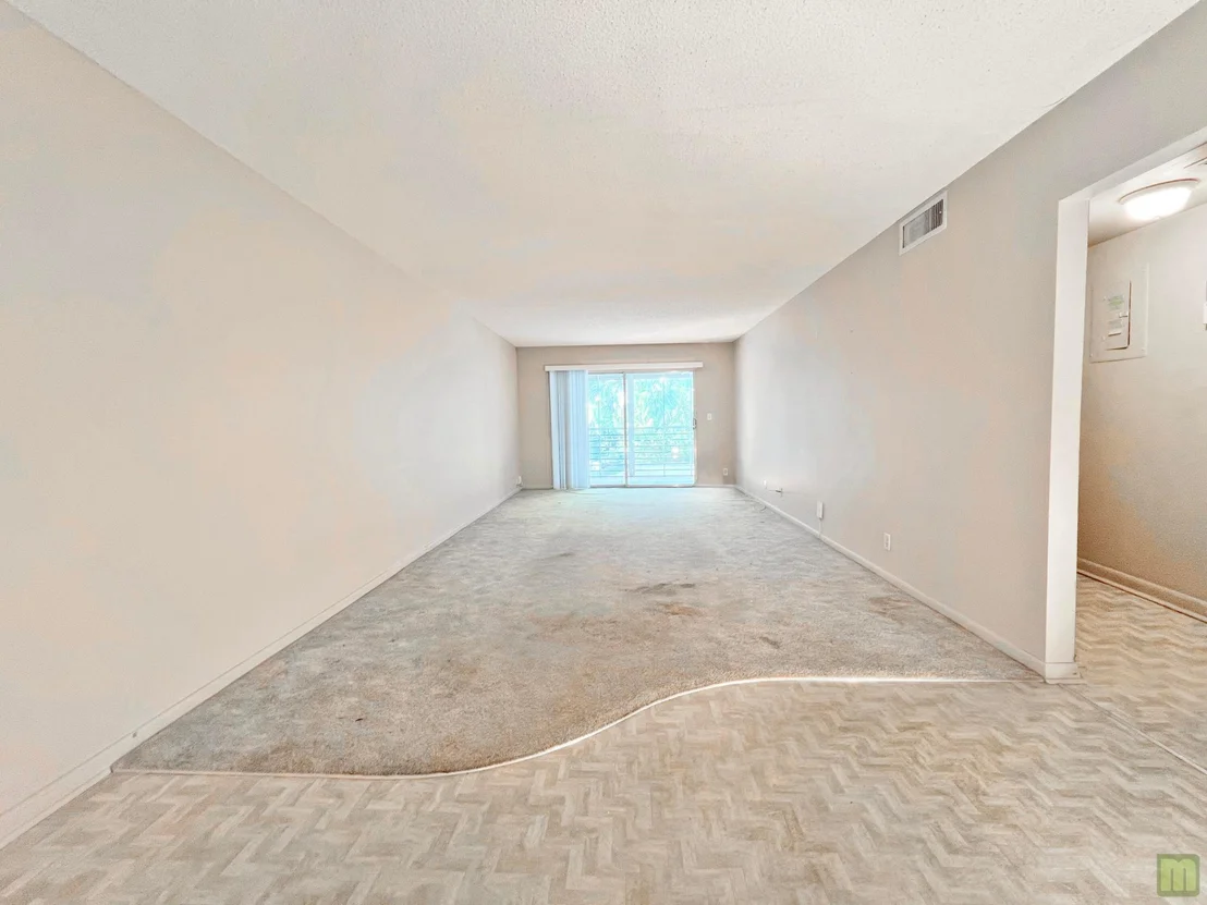 Photo of Unit M2 at 1901 Bermuda Circle