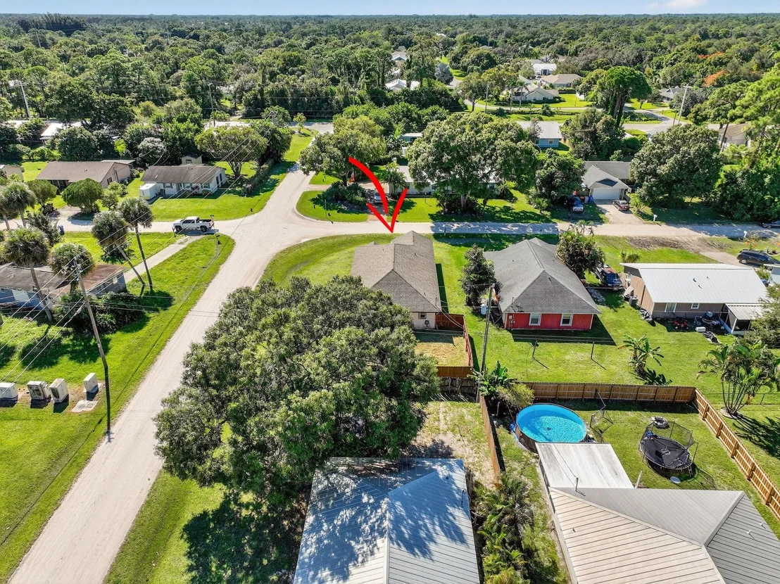 Photo of 2906 1st Road