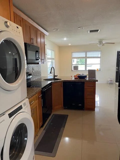 Photo of 814 W Ocean Drive