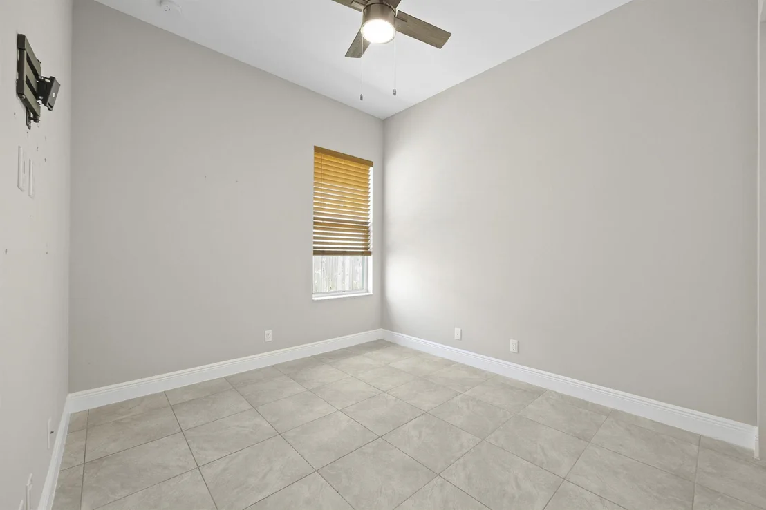 Photo of 6943 Mitchell Street