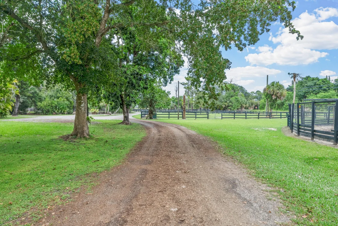 Photo of 14536 North Road