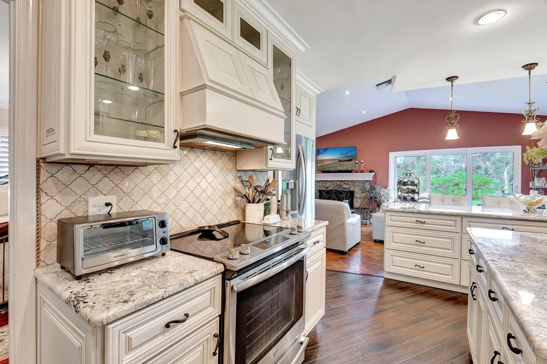 Photo of 3307 Lakeview Drive