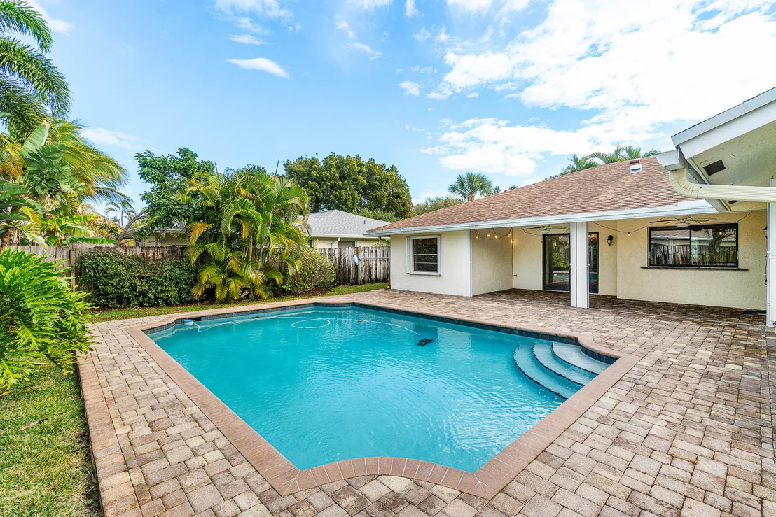 Photo of 4060 Birchwood Drive