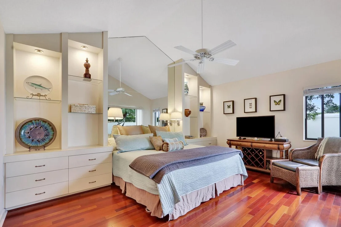Photo of 408 River Edge Road