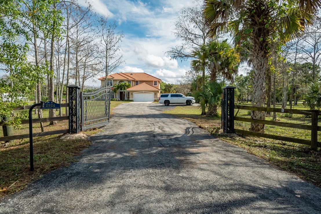 Photo of 2924 Deer Run Trail