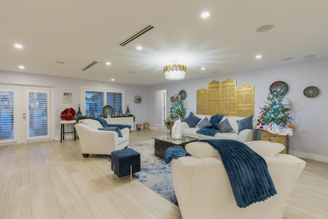 Photo of 851 SE 5th Avenue
