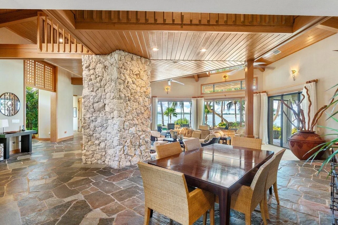 Photo of 6400 SE Inlet Way
