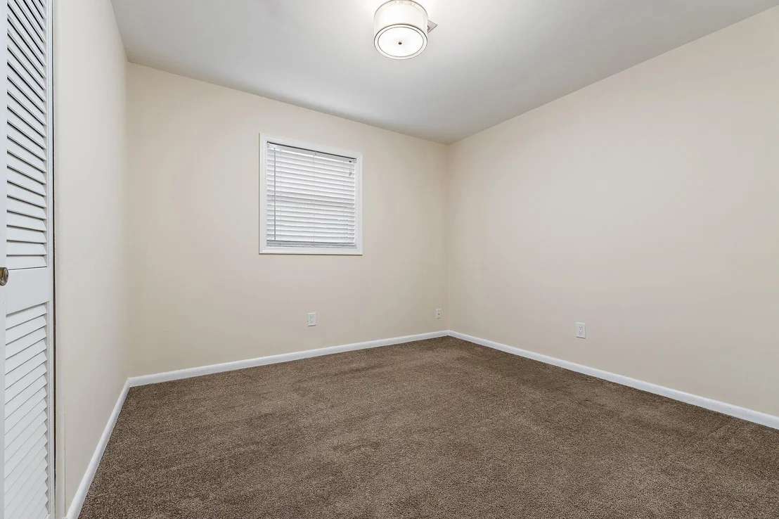 Photo of 678 Riverside Drive