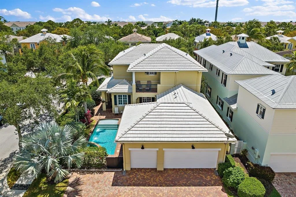 Photo of 231 W Bay Cedar Circle