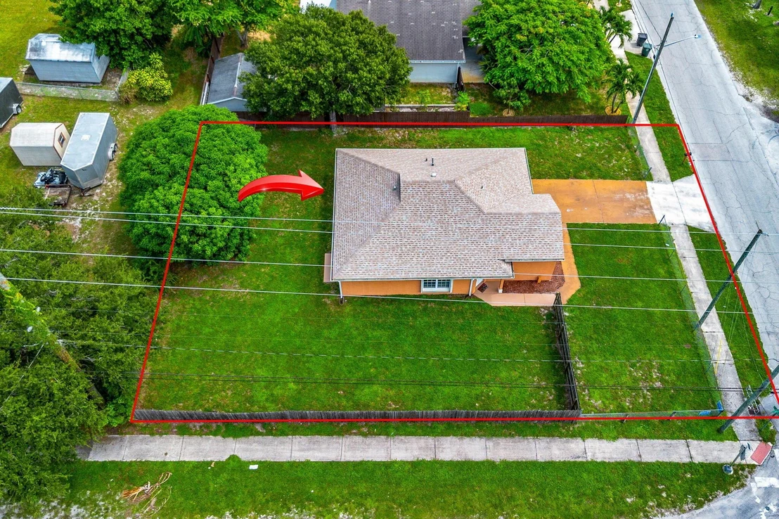 Photo of 726 Maple Avenue