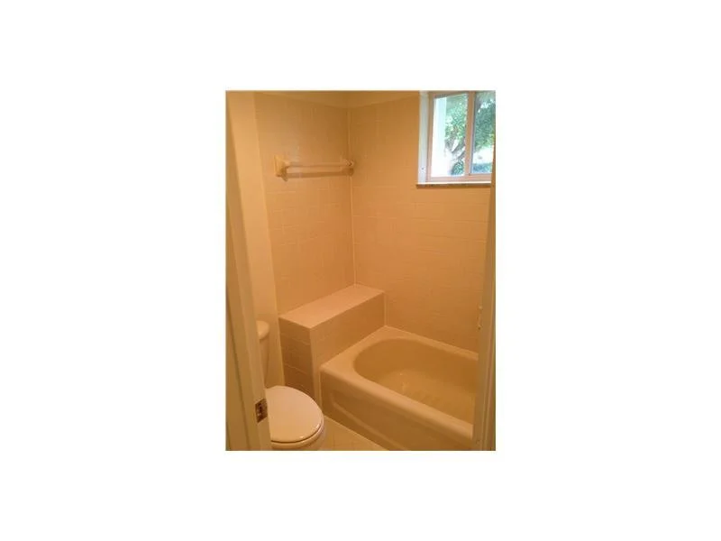 Photo of 1169 Alexander Bend