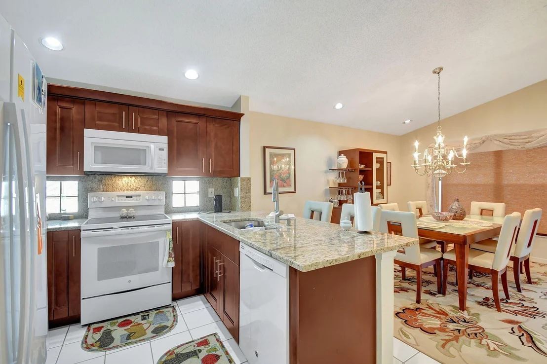 Photo of 7872 Manor Forest Lane