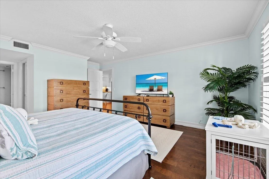 Photo of Unit 203E at 300 N Highway A1a
