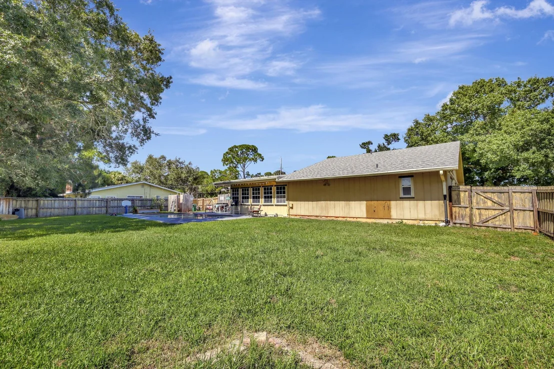 Photo of 5903 Sunset Boulevard