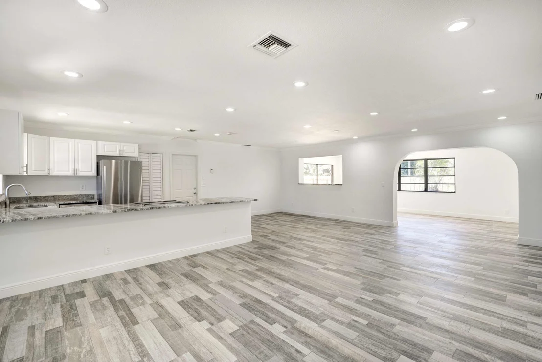 Photo of 8602 Sunset Drive