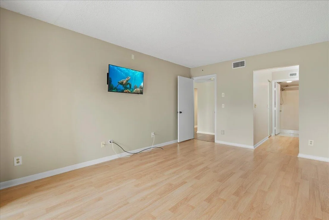 Photo of Unit C at 301 Pinecrest Circle