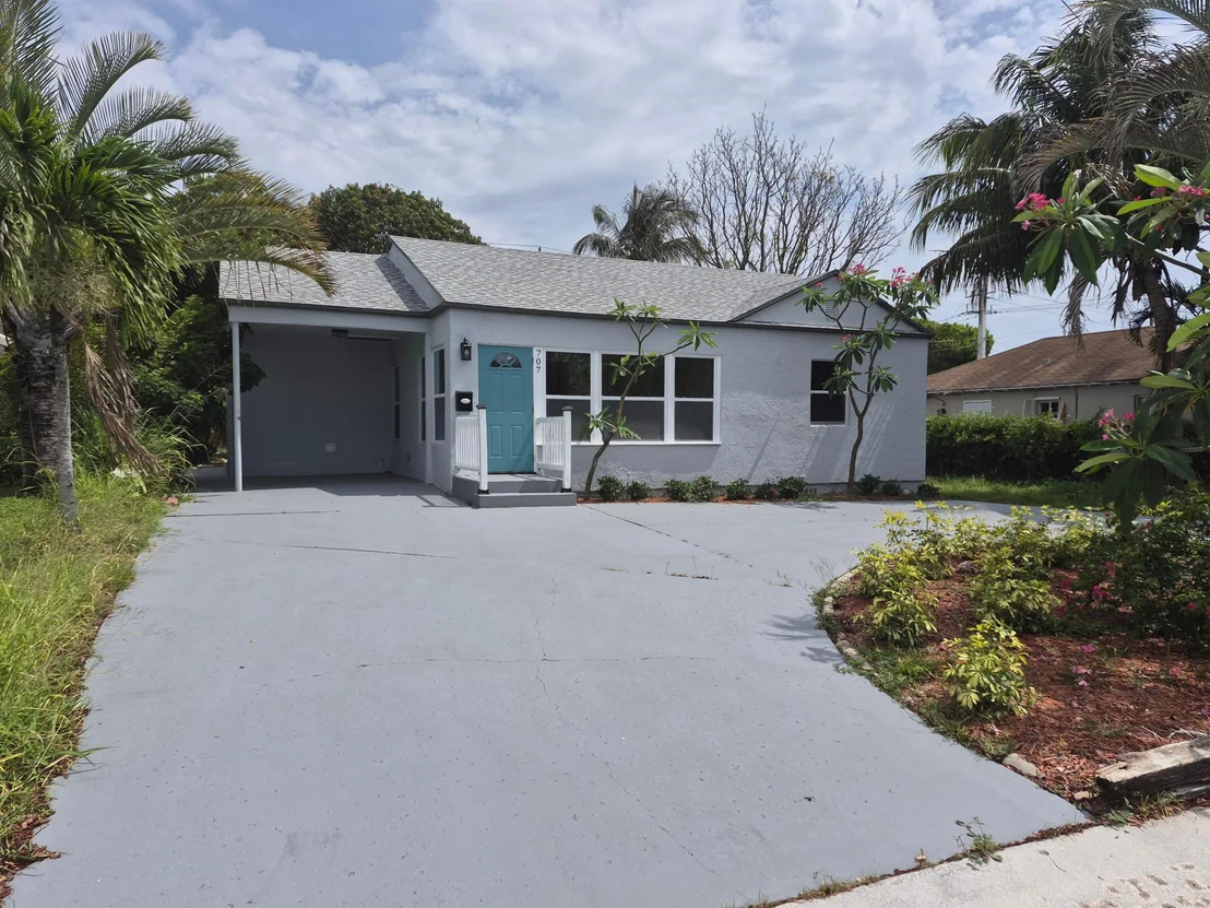 Photo of 707 Hampton Road