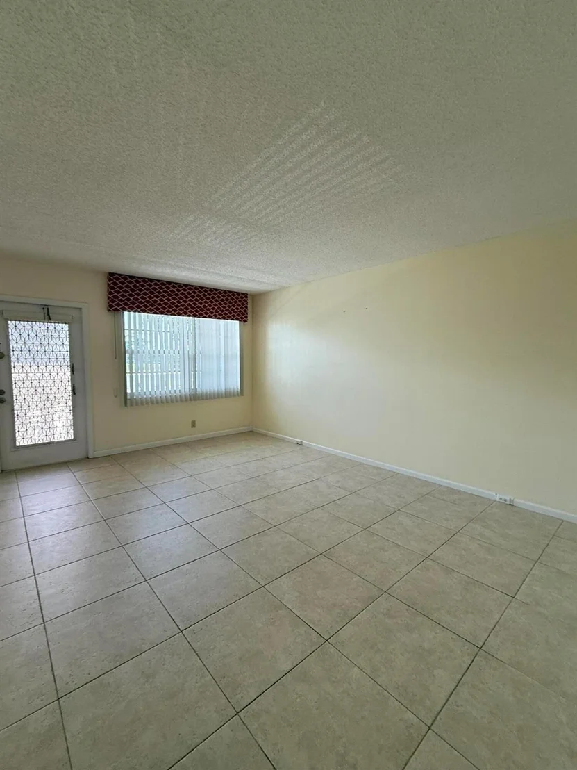 Photo of 2071 Exeter D