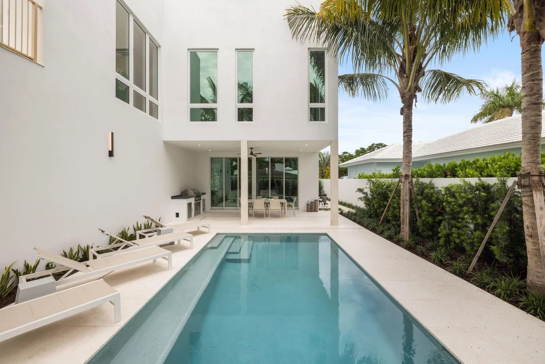 Photo of 800 Bond Way