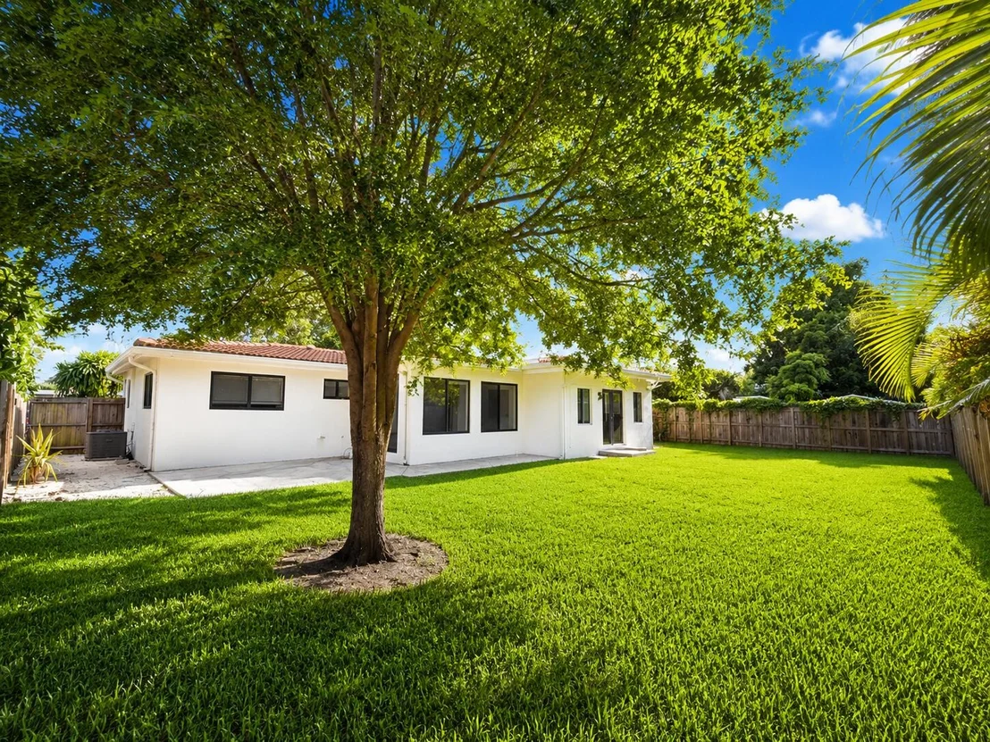 Photo of 909 SE 14th Drive