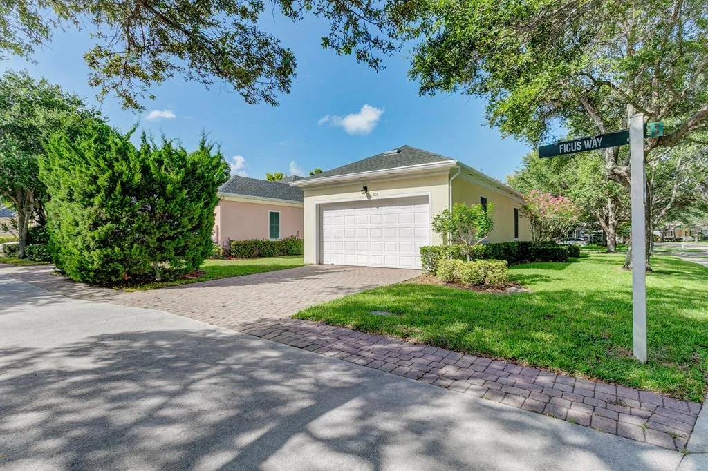 Photo of 180 Paradise Circle