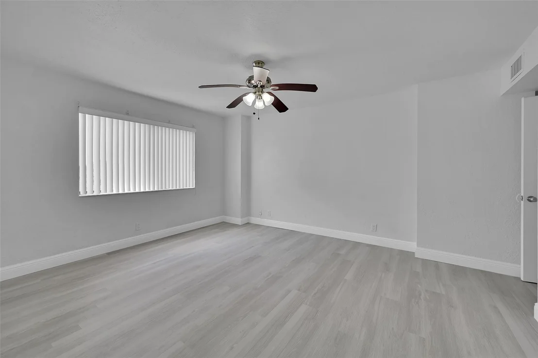 Photo of Unit 407 at 8020 Hampton Boulevard