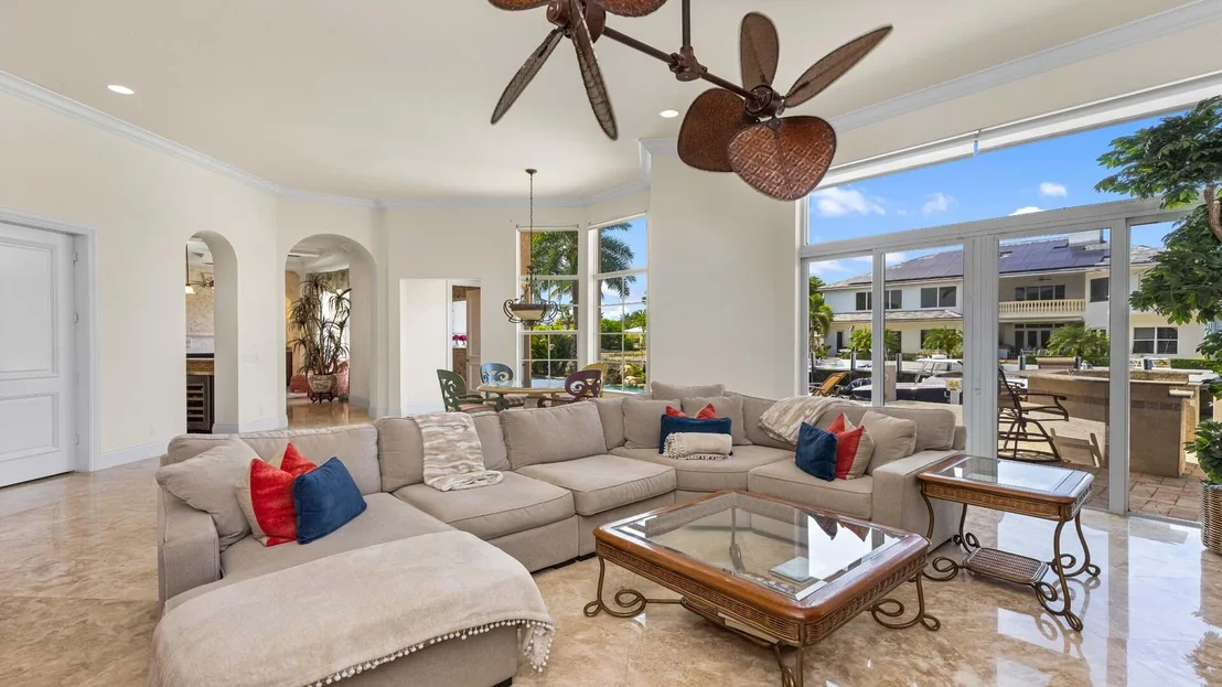 Photo of 929 Banyan Drive