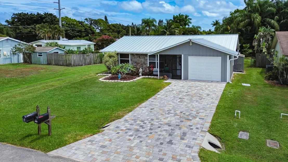 Photo of 3048 SE Orchid Street