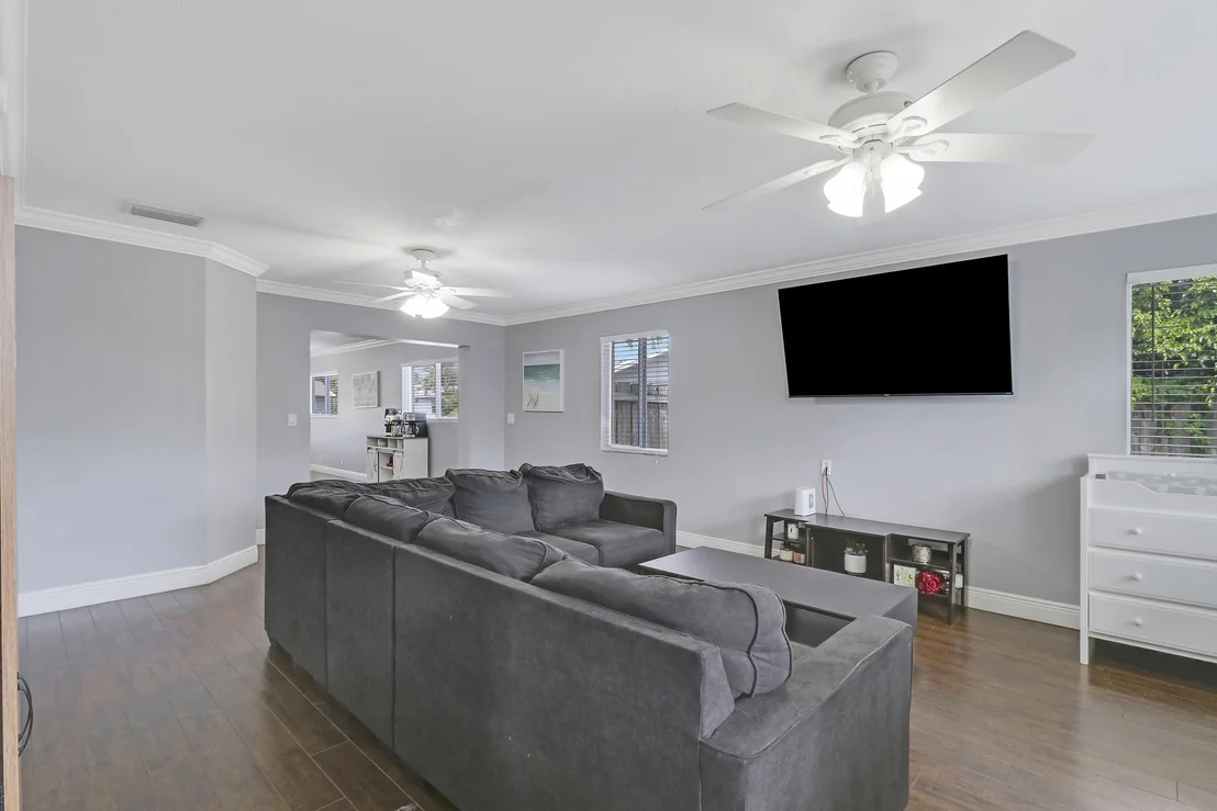 Photo of 532 Riverside Drive