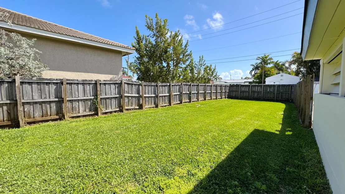 Photo of 222 SE 2nd Terrace