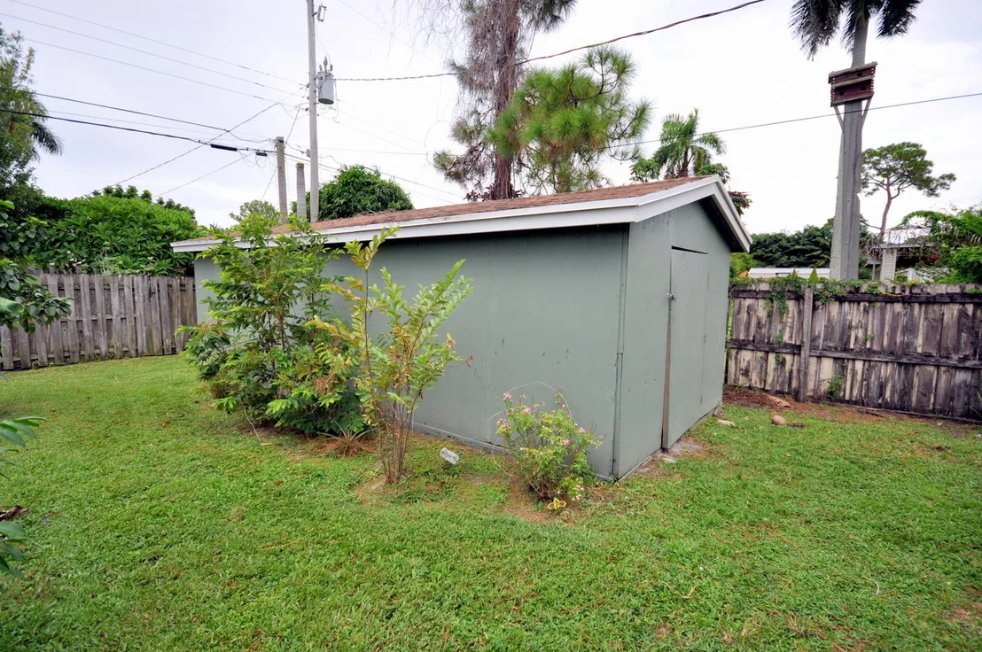 Photo of 92 W Pine Tree Avenue