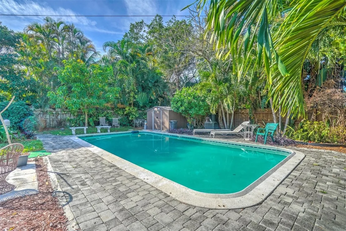 Photo of 4271 NE 11th Terrace
