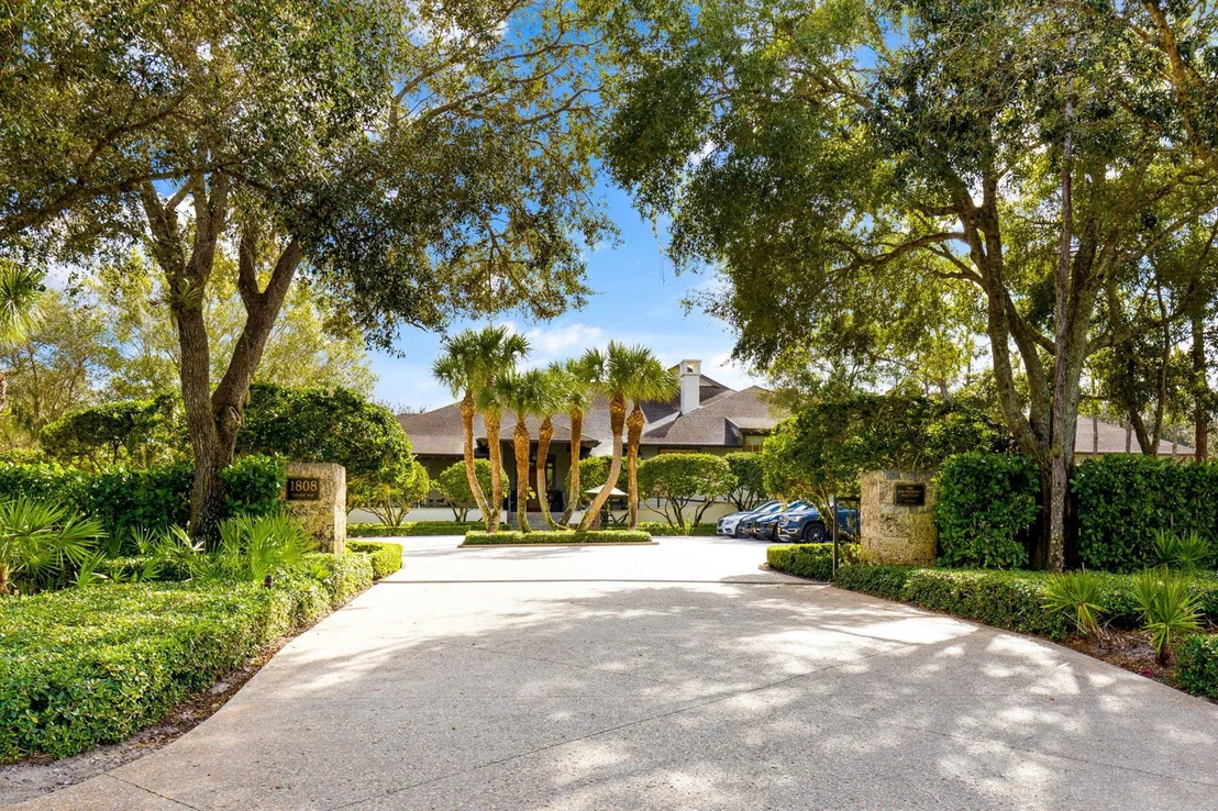 Photo of 1616 SE Colony Way