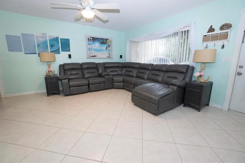 Photo of 716 Juniper Drive